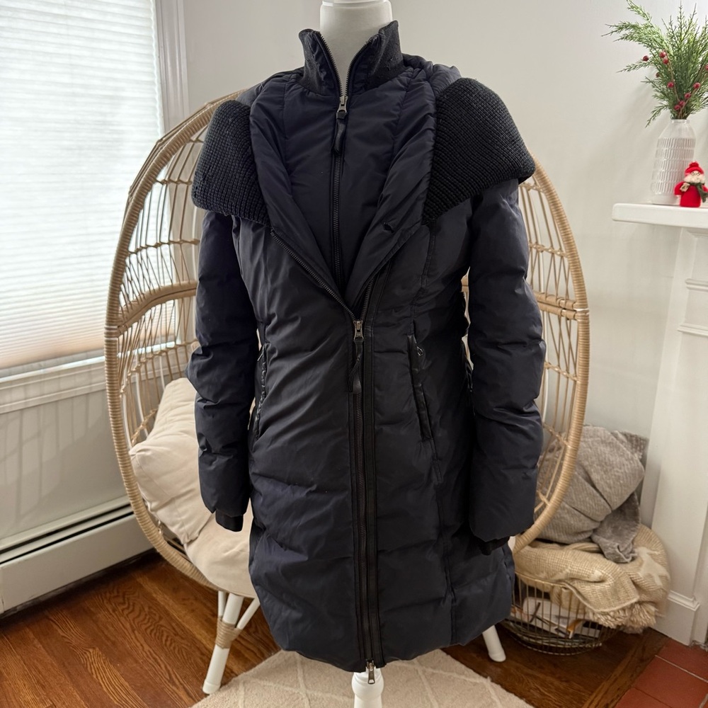 Mackage Montreal Navy Blue Down Puffer Coat Knit Collar Leather Trim Size M